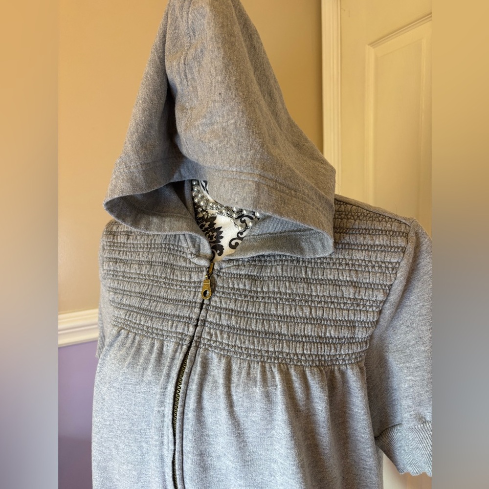 Juicy Couture women’s 100% cotton Gray Hooded, short sleeved Jacket, size XL - Picture 2 of 10